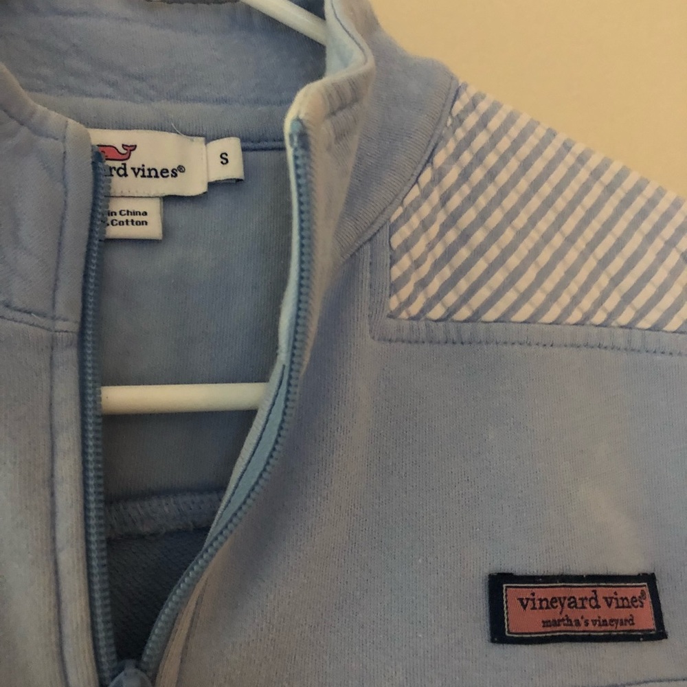 Light blue vineyard vines pullover sweatshirt